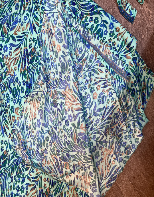 Blue floral print long skirt