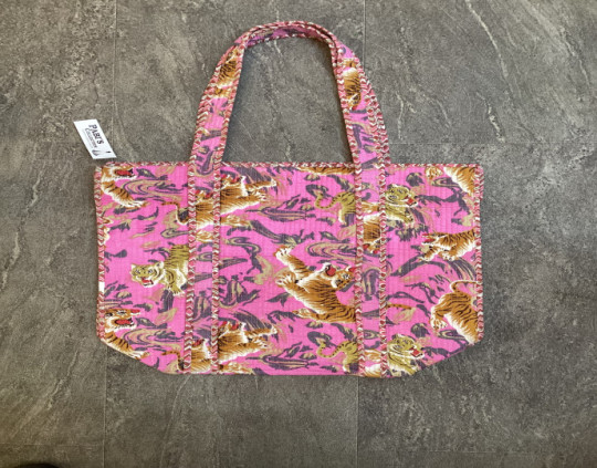 Tote bag